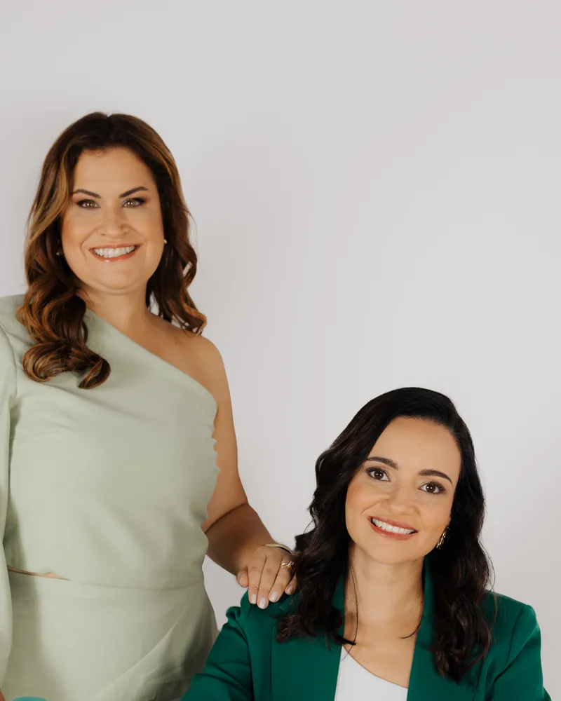 Daniella Mascarenhas e Juliana Horta, farmacêuticas responsáveis pela Pharmacia Bem Viver